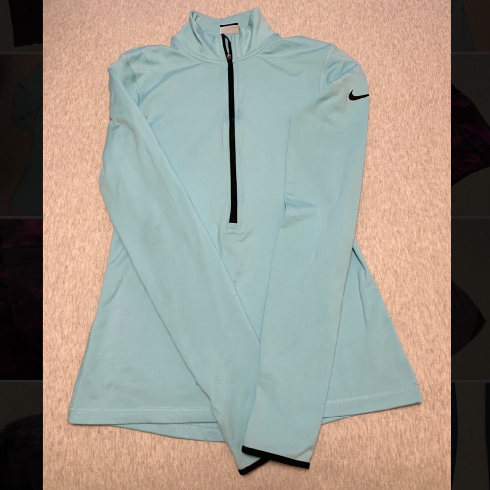 Nike women’s 3/4 zip fleece lined jacket size small, light blue